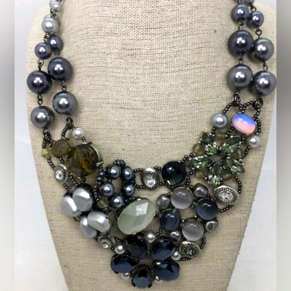 Chico's Faux Pearl Rhinestone Statement Necklace EUC 16"